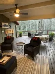 Creek side cottage with fire pit.  Walk to Cashiers. Dog friendly. - 4-Star