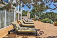 Egos 89 Holiday Home for 10 People, Seafront Position with Direct Beach Access. - Homestays