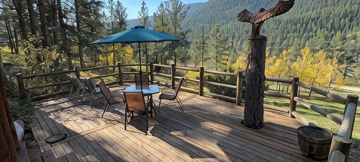 Little Belt Getaway! 3 bedroom 2 bath cabin with WiFi and hot tub. Hotels in Cascade County