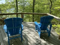 New to VRBO! Spacious Home with Multiple Porches and Private Dock - balcony
