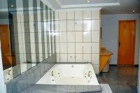 Saionara Hotel - Bathtub