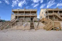 Paradise Found! Fabulous, Flexible, Beach Front Luxury! Hot Tub, Best Location!