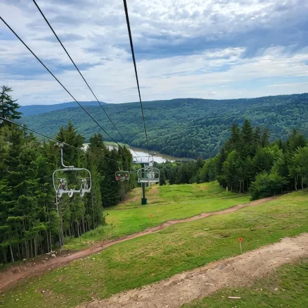 19 Loggers Run Ski-in/Ski-out Steps Away from Upper Flume TrailGarage MTNbikes