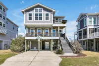 Sea 2 Sea - 4 Bdrm w/ Pool and New Patio - 1 Minute Walk to Beach - 2-Star