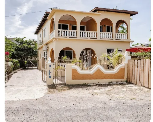 Brytan Villa Hotels in Treasure Beach