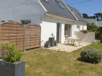 Twin detached villas 100m from the beach 트레건크 호텔
