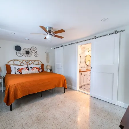 Dip n' Sip Oasis: Heated pool, close to the beach & Atlantic ave!