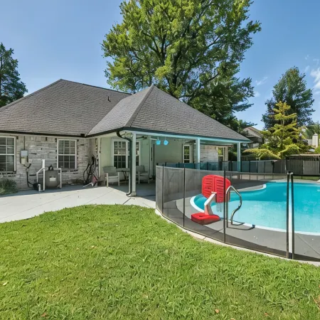 Jacuzzi Tub-Walk to Dining & Shopping-Garage Parking