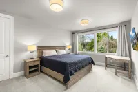 High End New Estate Home in Lake Oswego.  Private suite on 1st level w/o stairs. - Boutique