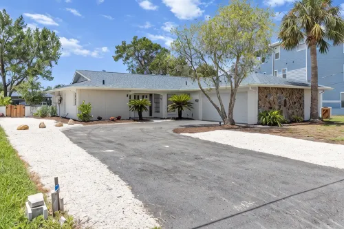 Large Game Room • Kayaks • No Steps • Waterfront - Gym