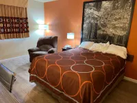 Super 8 by Wyndham Altoona