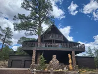The Treehouse a 4-bedroom log cabin on 3 acres in Heber-Overgaard Hoteles en Heber-Overgaard