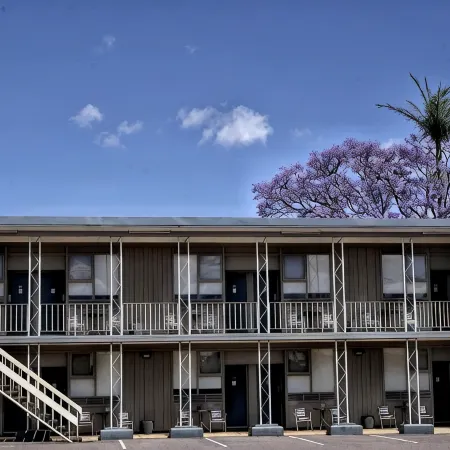 Country Motor Inn