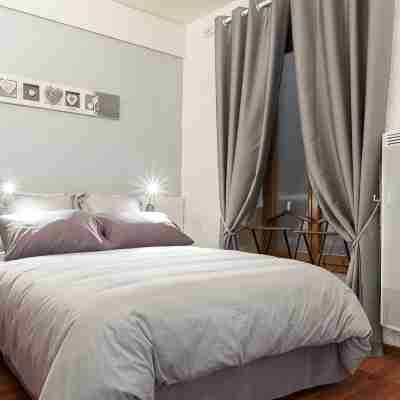 In the heart of the old town, quiet loft with pretty sunny terrace Rooms