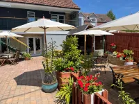 Parrett Hotel - Homestays