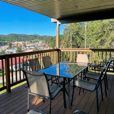 Hill City! Centrally located to Black Hills attractions.