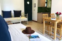Directly on the lake with panoramic views