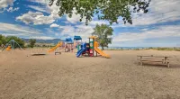 Stunning views 6-bedroom vacation home, with Private Beach Resort access. - 4 tähden