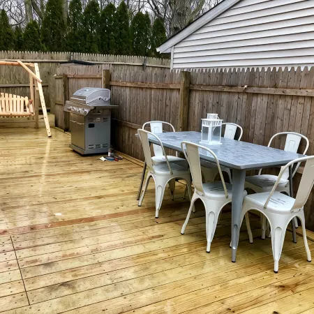 Renovated Cozy Chic North Fork Cottage, steps away from the Beach & Wine Trail!! Отели в г. Риверхед