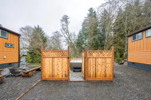 Rainforest Retreat Tiny Home: Fishing Cabin