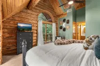 Nashville Lux Lodge• Private Pickleball Ct• Hot Tub• Game Rm Fire Pit• 5Br 5BA - 4-Star