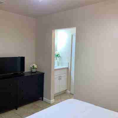 La Casita Española-Charming 2-bedroom house in brilliant Ventura Rooms