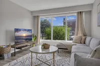 Niagara Family Stay | Near Brock, Falls & Wineries
