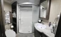 Luxurious 37' 5th Wheel. Enjoy all the fun of Glamping