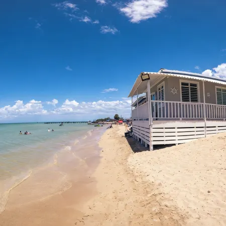 Deymar Front Beach House