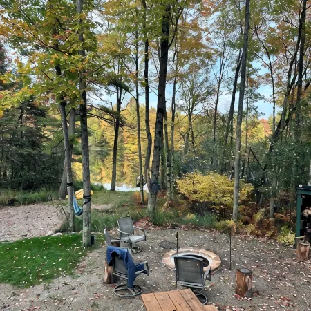 Lakeside Cabin "Serenity"