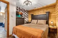 Log Cabin, 3 Bedrooms, Sauna, Cold Plunge, Full Body Massage Chair, Sleeps 6 - シャレー