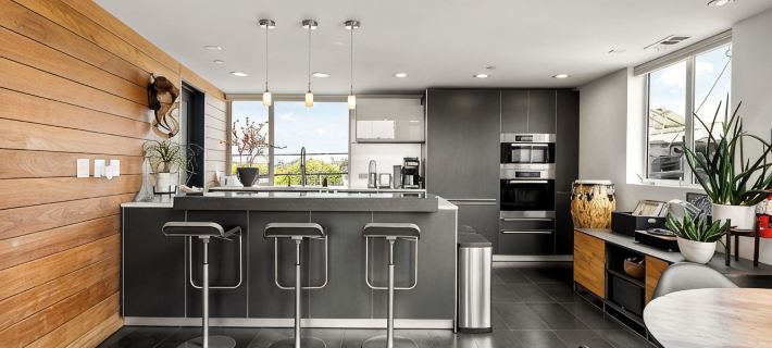 Dreamy Venice Beach 5BR House with Rooftop & Steps to Beach โรงแรมในเวนิส