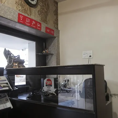 Hotel Confirm Inn Kota Отели рядом с достопримечательностью «Железнодорожный вокзал Кота»