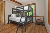 Walk to Beach - Close to Town - Pet Friendly Cabin - ชาเลต์