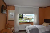 Hotel Saltos del Paine - Mountain view