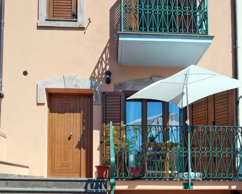 Relaxing Bosa Stay with Veranda ボーザのホテル