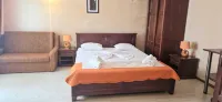 Naparis Boutique - 2-Star