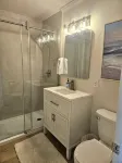 Relaxing View and Walking Distance to downtown Kirkland! Easy freeway access. - 4-Star