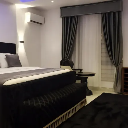 Queens Court Hotel Lagos