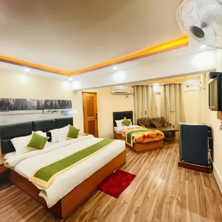 Hotel Centre Point