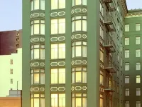 喬治國王酒店 - 無度假村費 鄰近鲍威尔街的酒店