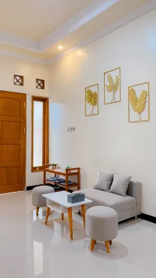 Guest House Griya Mundu - บังกะโล