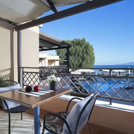 Avantis Suites Hotel