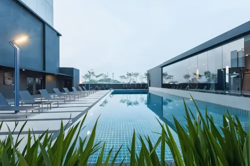 Geno Hotel Shah Alam - Rooftop Pools