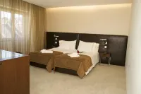 Hotel Jeronimos 8 Отели рядом с достопримечательностью «Башня Торре-де-Белен»