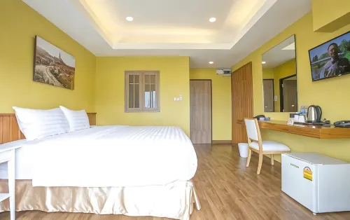 Chamnan Residence - Condos