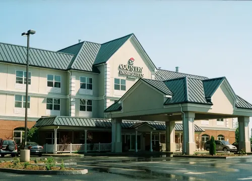 Country Inn & Suites by Radisson, Brockton (Boston), MA