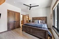 A-Frame of Mind in tranquil Lead with AC, WiFi, hot tub and outdoor pool access - Homestays