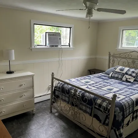Rustic ski chalet in the heart of North Conway off West Side Road