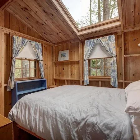 Spruce Chalet at Shore Haven, sleeps 5
